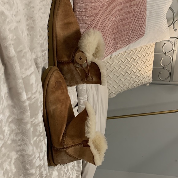 UGG MINI BAILEY BUTTON BLING CHESTNUT BOOTS - WOMEN'S - Picture 3 of 8